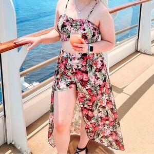 Floral Two-Piece Set with Tropical Print